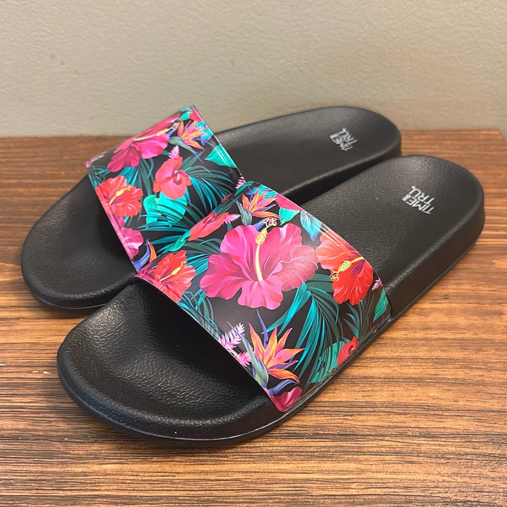 NWOB Time And Tru Tropical Hibiscus 🌺 Slides Sandals Sz 9 *sold out*